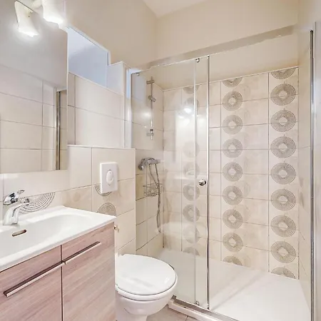 1 Bedroom Cozy In *