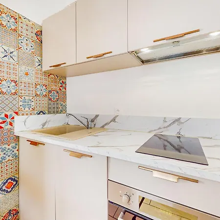 1 Bedroom Amazing In Royan