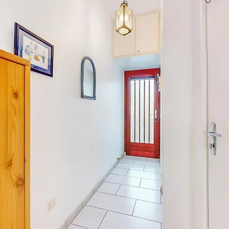 1 Bedroom Cozy Apartment In Royan