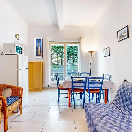 1 Bedroom Cozy Apartment In Royan *