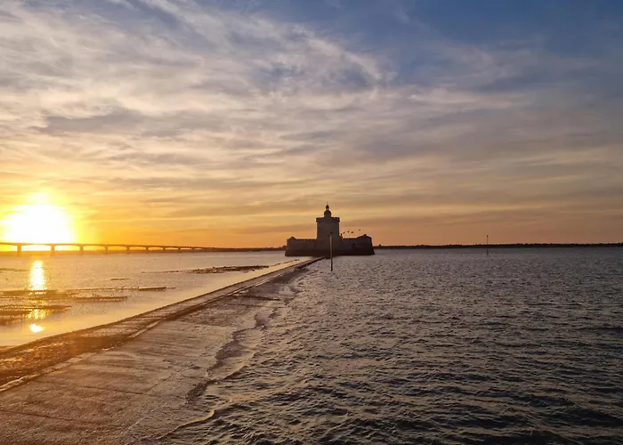 1 Bedroom Amazing In Apartamento Royan