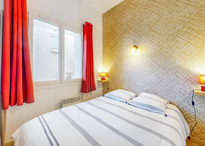 1 Bedroom Amazing In Apartamento Royan